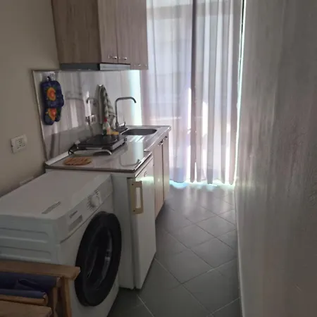 아파트 Next To The In Durrës