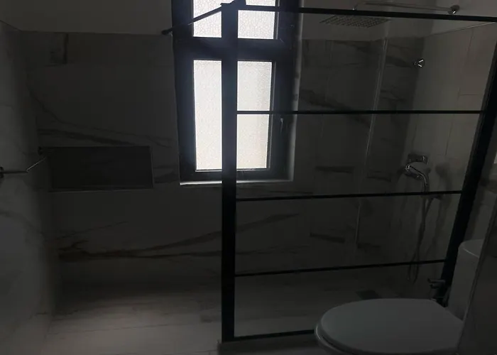 Next To The In * Durrës