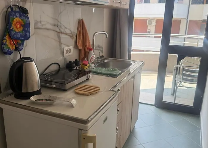 Next To The In Dıraç