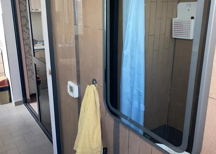 Next To The In * Dıraç